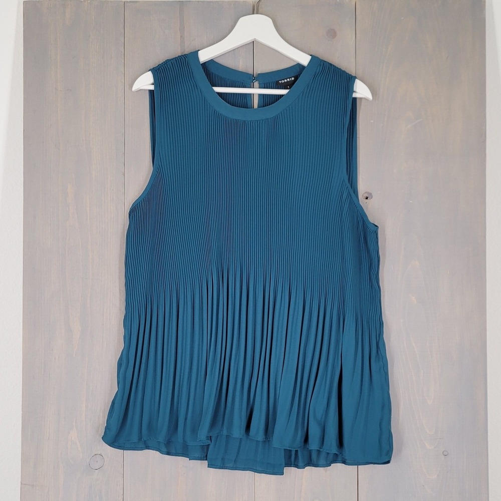 Torrid Pleated Sleeveless Top Womens 1 Turquoise Teal Accordion Keyhole Blouse